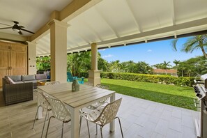 Outdoor dining - Two bedroom  in Costa Rica, Tamarindo (Tamarindo)