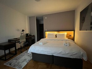 Deluxe Double Room, Balcony, Hill View