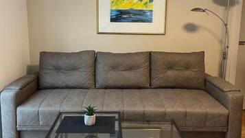 Lejlighed - balkon - udsigt til have | Opholdsområde