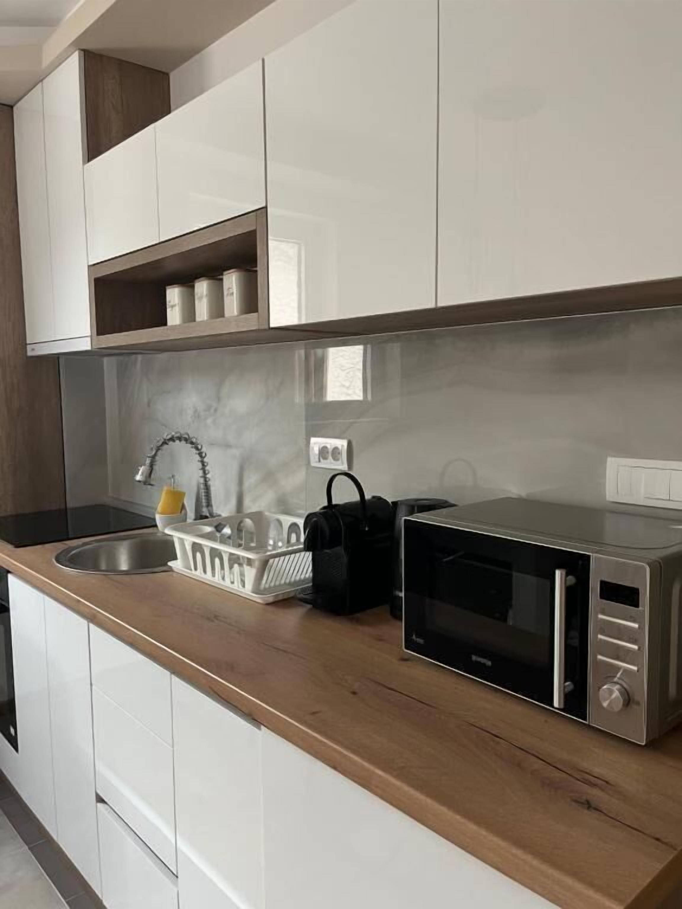Comfort Apartment, Balcony, Hill View | Private kitchen | Fridge, microwave, high chair