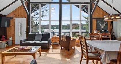 Waterfront cottage for 6 with private dock & kayak