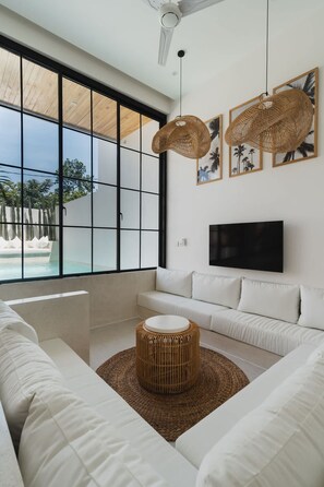 TV, offices - Villa Makai in Canggu (Canggu)