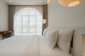 Desk, iron/ironing board, free WiFi, bed sheets - Villa Makai in Canggu (Canggu)