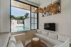 TV, offices - Villa Makai in Canggu (Canggu)
