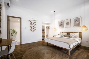 Desk, iron/ironing board, free WiFi, bed sheets - Villa Moju in Canggu (Canggu)