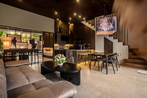 TV, offices - Umayam Luxury Townhouse 4 (Pererenan)