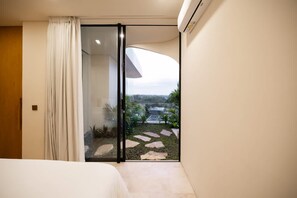 Travel cot, free WiFi, bed sheets - Villa Ohana in South Kuta (South Kuta)