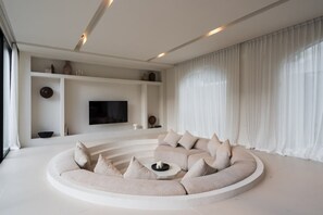 TV - Villa Sayuri in Kecamatan Kuta Utara (Kecamatan Kuta Utara)