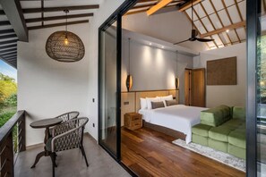 Desk, iron/ironing board, free WiFi, bed sheets - Villa Sessun in Pererenan (Pererenan)