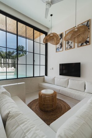 TV, offices - Villa Mauka in Canggu (Canggu)