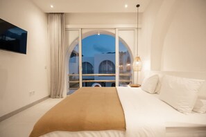 Desk, iron/ironing board, free WiFi, bed sheets - Villa Paraiso in Bingin Beach (Bingin Beach)