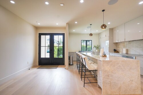 Spacious 4-bedroom house in fantastic San Pedro with AC