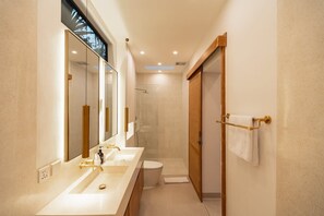 Hair dryer, towels - Villa Kaia in Kecamatan Kuta Utara (Kecamatan Kuta Utara)