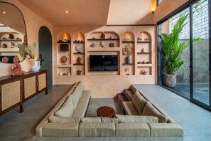 TV, offices - The Mystik Loft Nirvana (Pererenan)