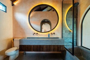 Hair dryer, towels - The Mystik Loft Nirvana (Pererenan)