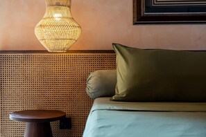 Bureau, fer et planche à repasser, Wi-Fi gratuit, draps fournis