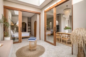 Iron/ironing board, free WiFi, bed sheets - Villa Bayu in Mengwi (Mengwi)