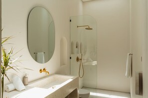 Hair dryer, towels - Villa Sari 2 in Bingin Beach (Bingin Beach)