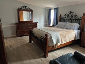 3 dormitorios, tabla de planchar con plancha, wifi y ropa de cama