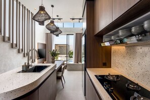 Fridge, oven, stovetop, coffee/tea maker - Villa Fresko 3 in Mengwi (Mengwi)