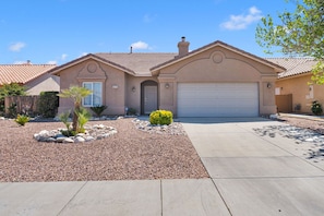 Exterior - Summer Nights Star Gazing Home in Vibrant Victorville (Victorville)