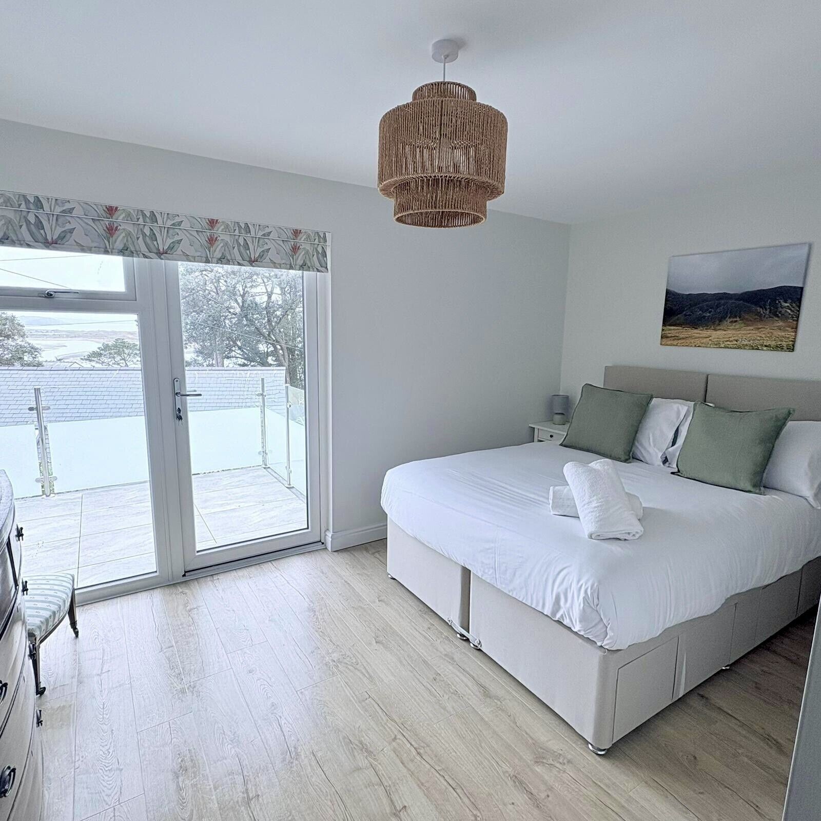 4 bedrooms, WiFi, bed sheets