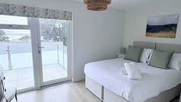 4 bedrooms, WiFi, bed sheets