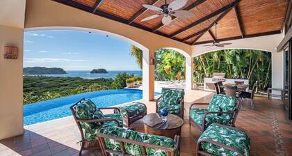 Villa Las Brisas: Ocean View and Walk to the Beach