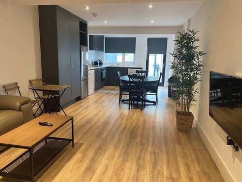 Apt 3 Silver Spruce - Killarney Town Free Parking