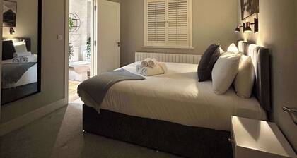 Luxury 4 bed house in killarney town free parking