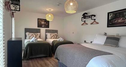 Apt 4 Killarney Town Free Parking