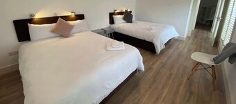 Apt 4 Killarney Town Free Parking