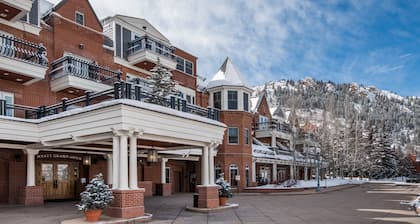 Studio/Downtown Aspen/Heated Pool/Fireplace and More!!!!