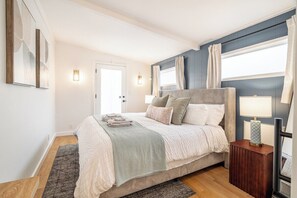 3 bedrooms, iron/ironing board, free WiFi, bed sheets - Walkable Modern Elegance, Quiet & Fun Backyard (Mill Valley)