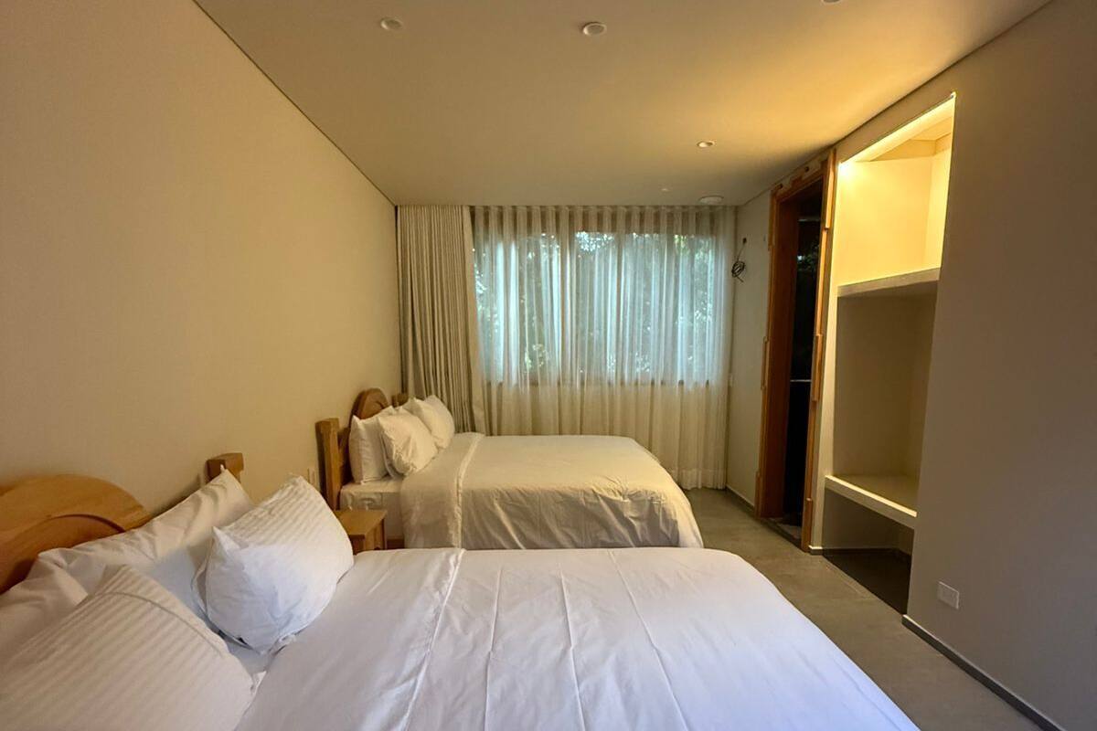 Quarto duplo básico, sacada