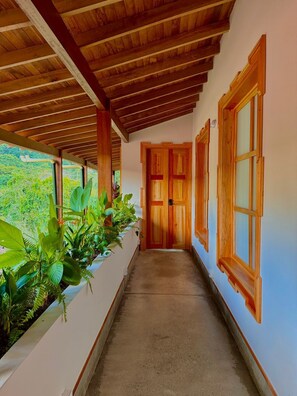 Presidential-Suite, Balkon, Bergblick | Unterkunftsgelände