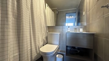 Family Apartment, Balcony, City View | Bathroom