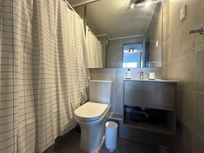 Family Apartment, Balcony, City View | Bathroom - Oceana Suites Santa Elena (Santiago)