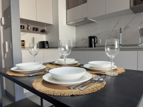 Appartamento familiare, balcone, vista città | Ristoranti