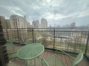 Property grounds - Fantastic 2-bedroom condo with private Balcony (St. Louis)