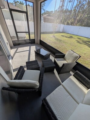 Smart TV - 6BR Private Duplex for Groups -Near Beaches & Daytona, 2 Units, 2 Secure Garages (Palm Coast)