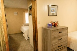 Iron/ironing board, free WiFi, bed sheets - 3 bedroom Townhome in West Yellowstone, perfect for families!!! (West Yellowstone)