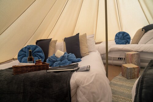 Stoat bell tent in stunning orchard, minutes from Lyme Regis & Jurassic Coast