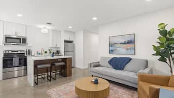 Luxury House, 2 Bedrooms, Non Smoking, Kitchen | Living area
