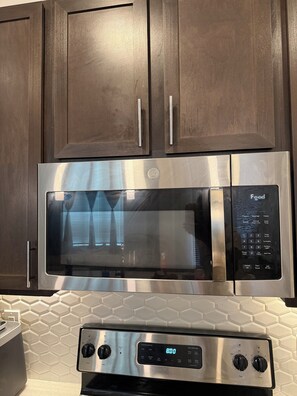 Unclassified image, 3 of 7, button - Cozy 1-bedroom apartment with Balcony in fantastic Arlington with AC and gym (Arlington)