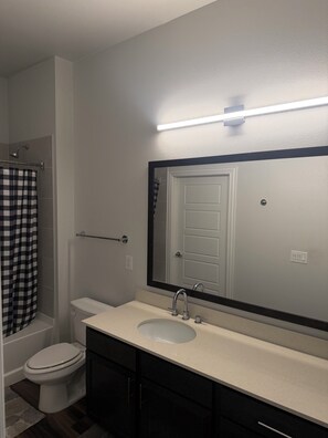 Unclassified image, 5 of 7, button - Cozy 1-bedroom apartment with Balcony in fantastic Arlington with AC and gym (Arlington)