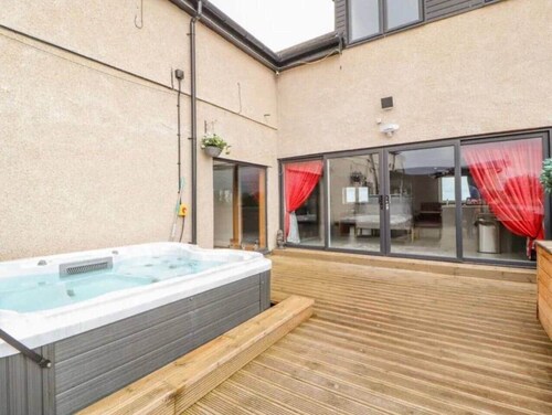 Penthouse apartment in the heart of towyn