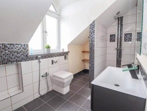 Bathroom - Penthouse apartment in the heart of towyn (Towyn)