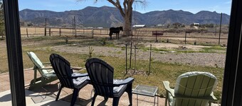 Jill's place is Cozy 2 bedroom cottage on a quiet dead end road, near Cortez.