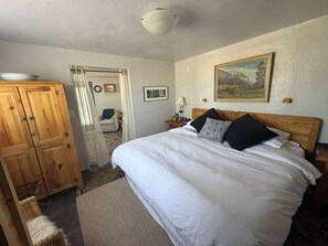2 habitaciones, tabla de planchar con plancha, wifi y ropa de cama 